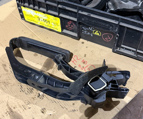 Mercedes benz w211 gaspedal - e,